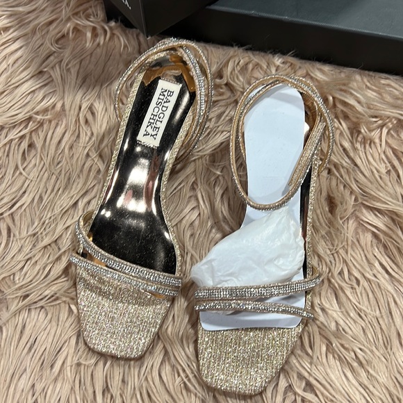 Badgley Mischka Brand Ultra Kitten Heels - Picture 3 of 7
